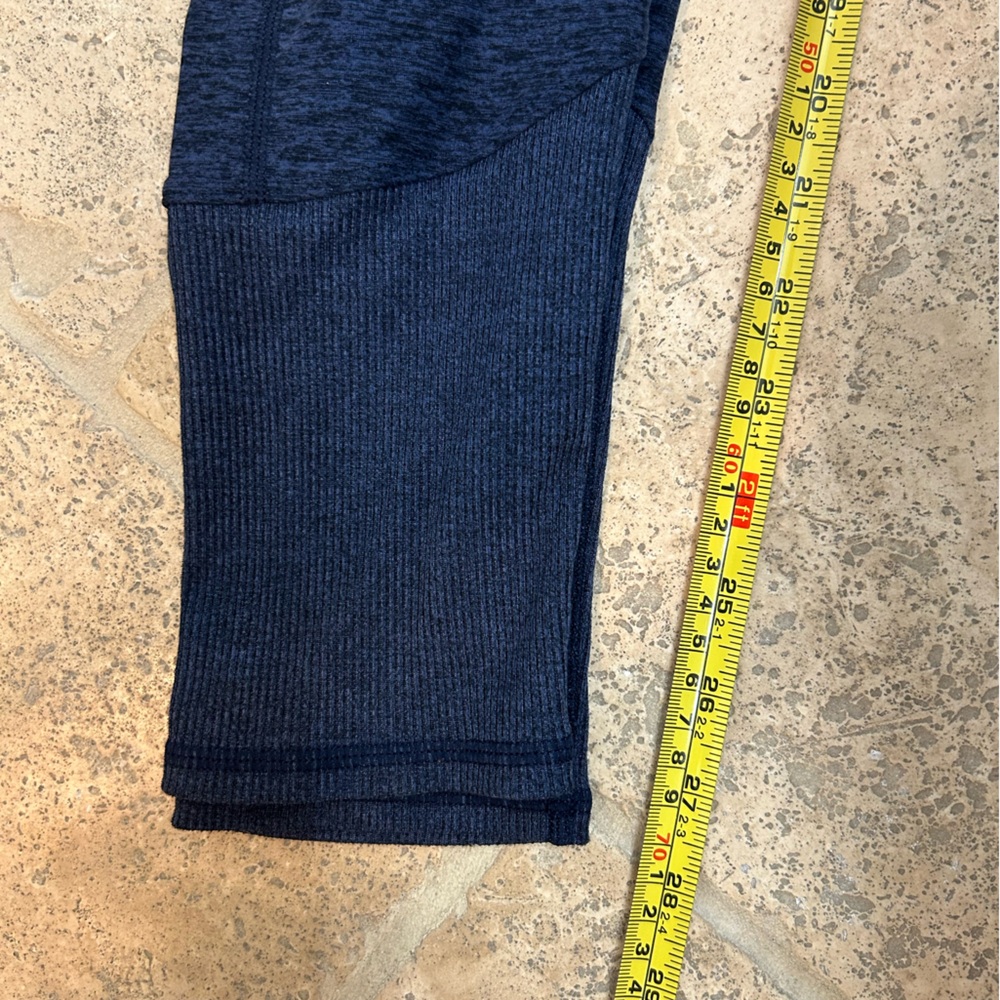 Great Condition Alo Yoga High Waist Lounge Leggings – Rich Navy Heather, Size M - Picture 4 of 6